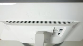 Lg 27ud88 W Monitor Belueftung01