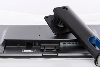 Montage des Standbeins am Display