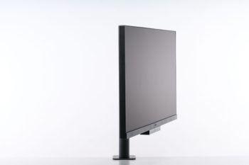 Ansicht Drehung maximal nach rechts – im Gelenk der Monitoraufhängung