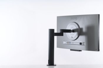 Ansicht Drehung maximal nach rechts – um die Achse des Standbeins